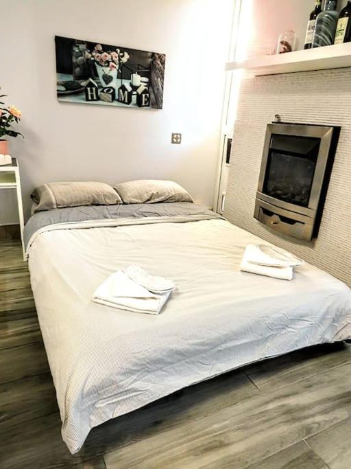 Madison - Cozy one-bedroom flat - One-Bedroom Apartment