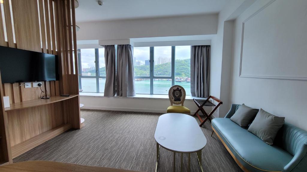 Μια τηλεόραση ή/και κέντρο ψυχαγωγίας στο Grand Bay View Hotel