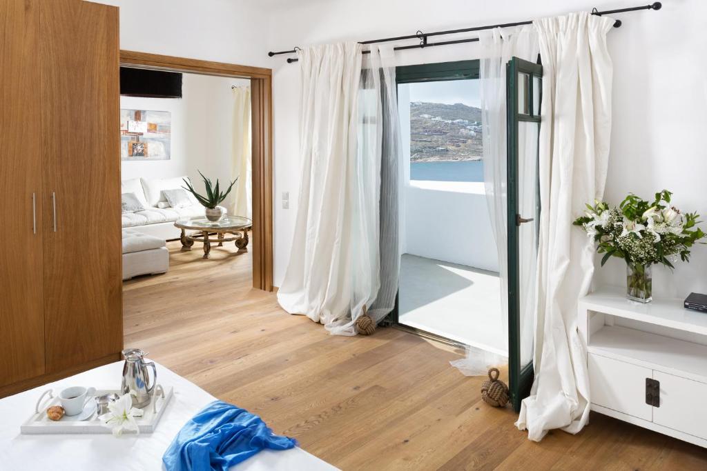 Tharroe of Mykonos Boutique Hotel - 10