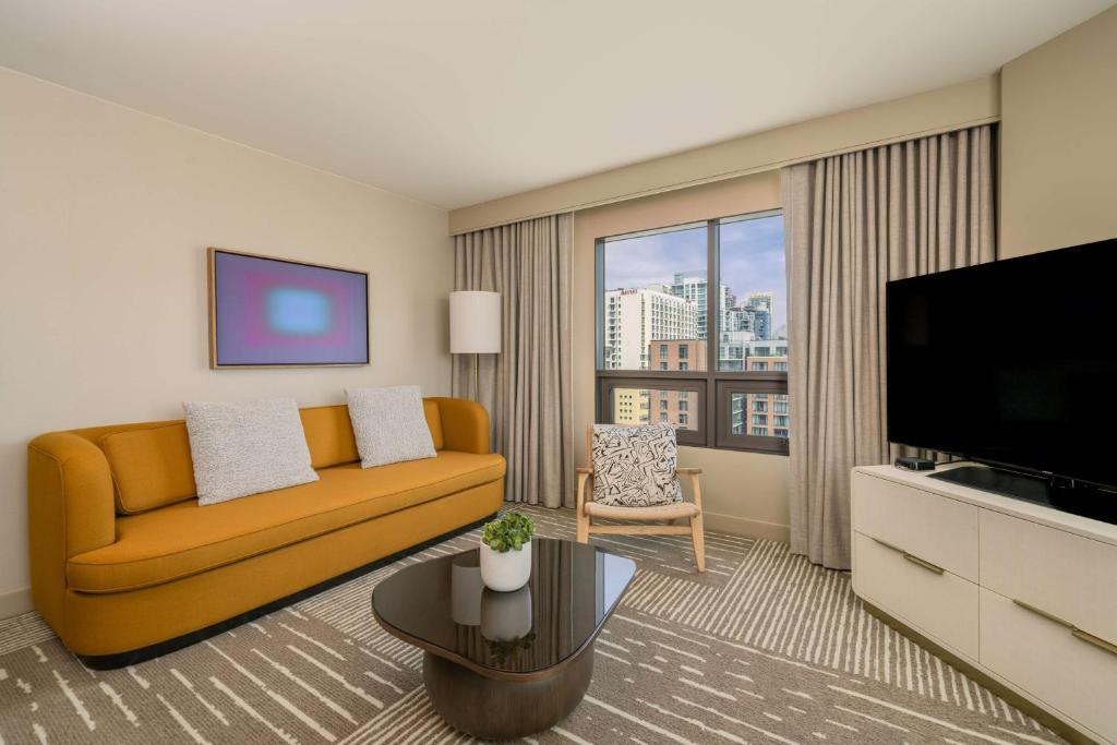 Hilton San Diego Gaslamp Quarter - 1 Slaapkamer Suite - 1 Koning