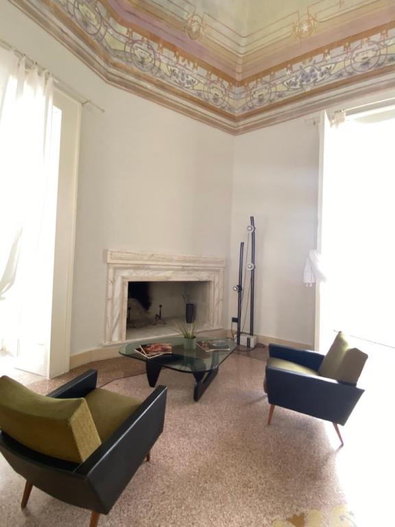 Roiss Haus Suites - 8