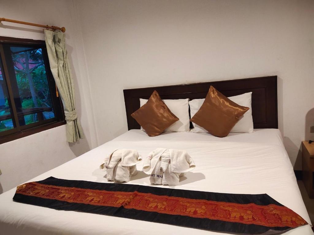 Lanta Nice Beach Resort - SHA Extra Plus - Bungalow Met Uitzicht Op De Tuin