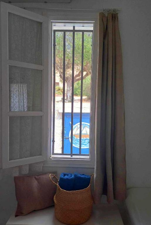 Bazén v ubytování Georgia Rooms Milos nebo v jeho okolí