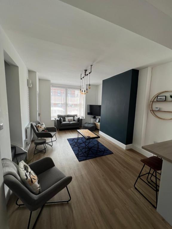Posezení v ubytování Cleethorpes - New 2 Bedroom house close to beach