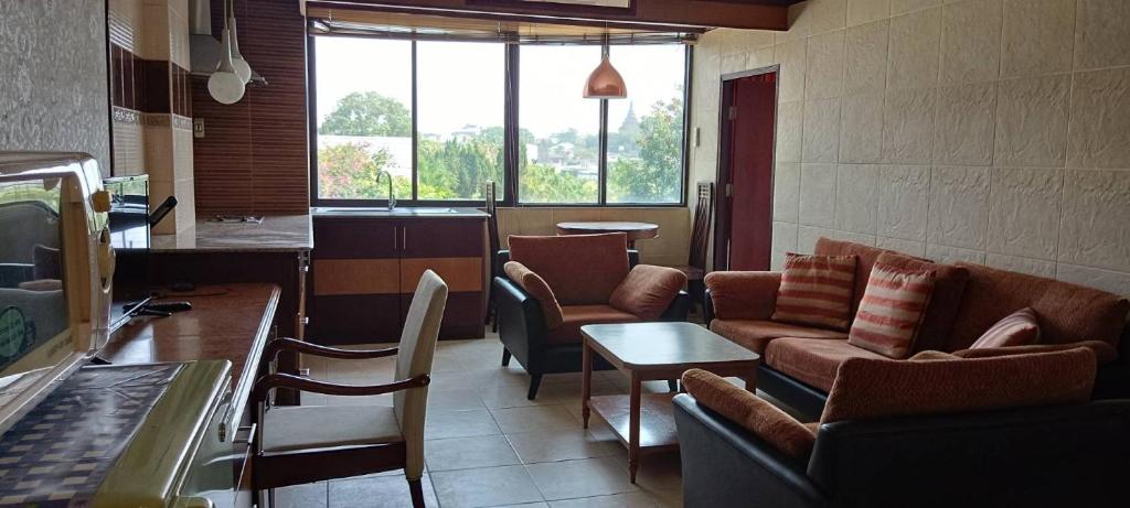 The Pacific Cool Chic - Resim 5