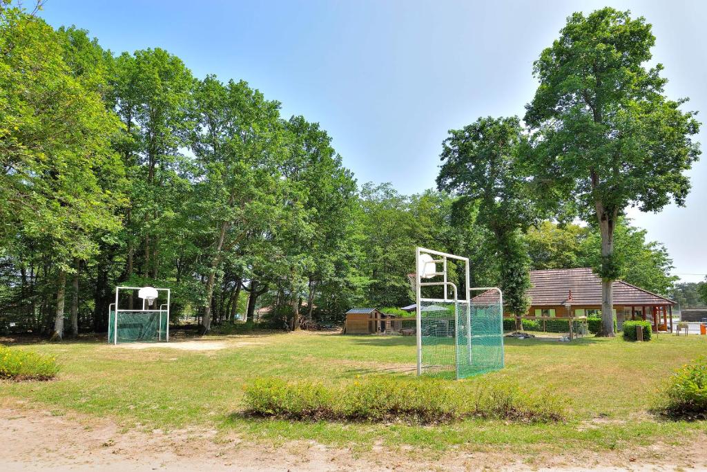 Fotografie z fotogalerie ubytování Camping Etang de la Vallée v destinaci Combreux