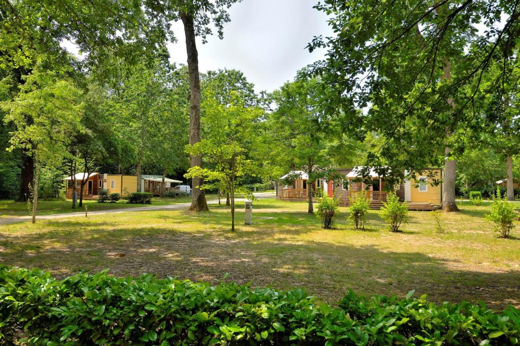 Zahrada ubytování Camping Etang de la Vallée