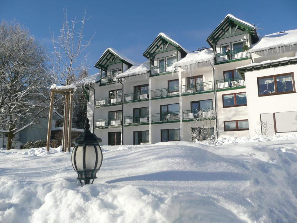 Hotel & Ferienappartements Edelweiss v zimě