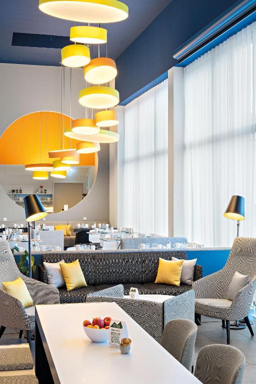 Posezení v ubytování Hey Lou Hotel Nördlingen