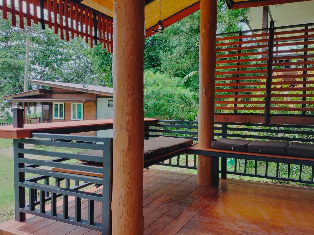 Balkón nebo terasa v ubytování Suntisook Resort