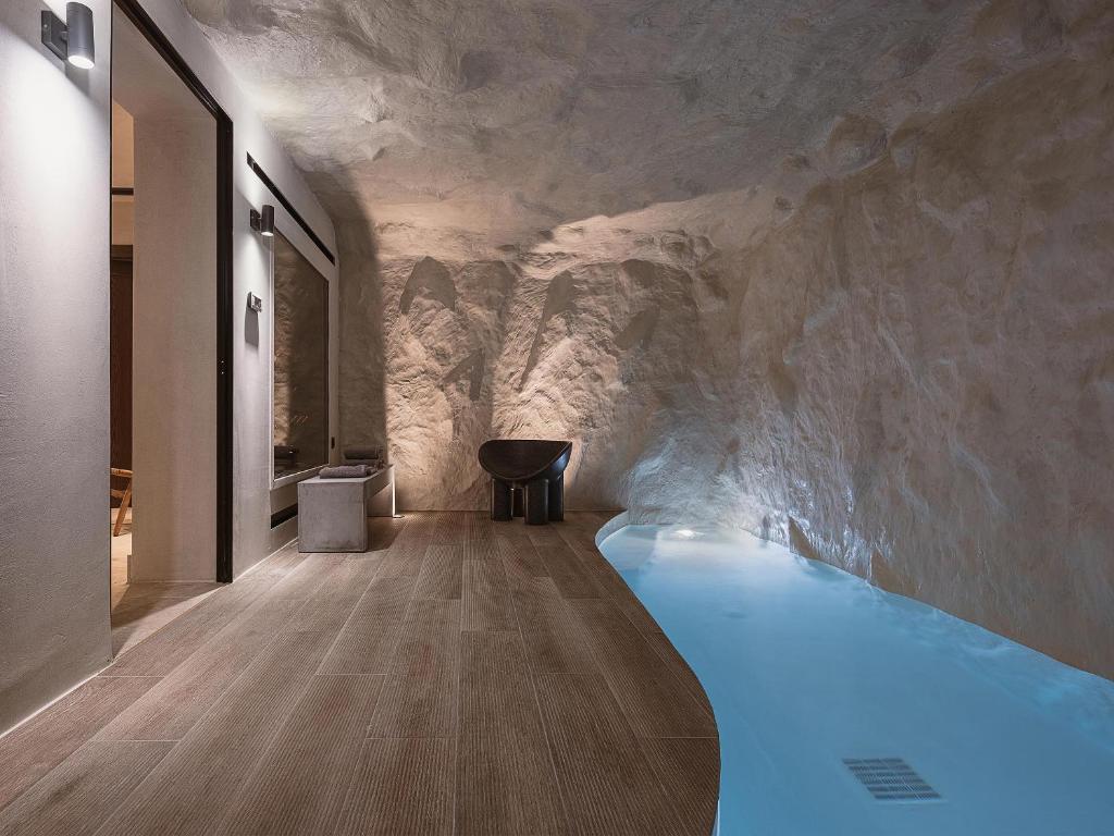 City Moments Villa - "Heated" Pools - Holiways Collection