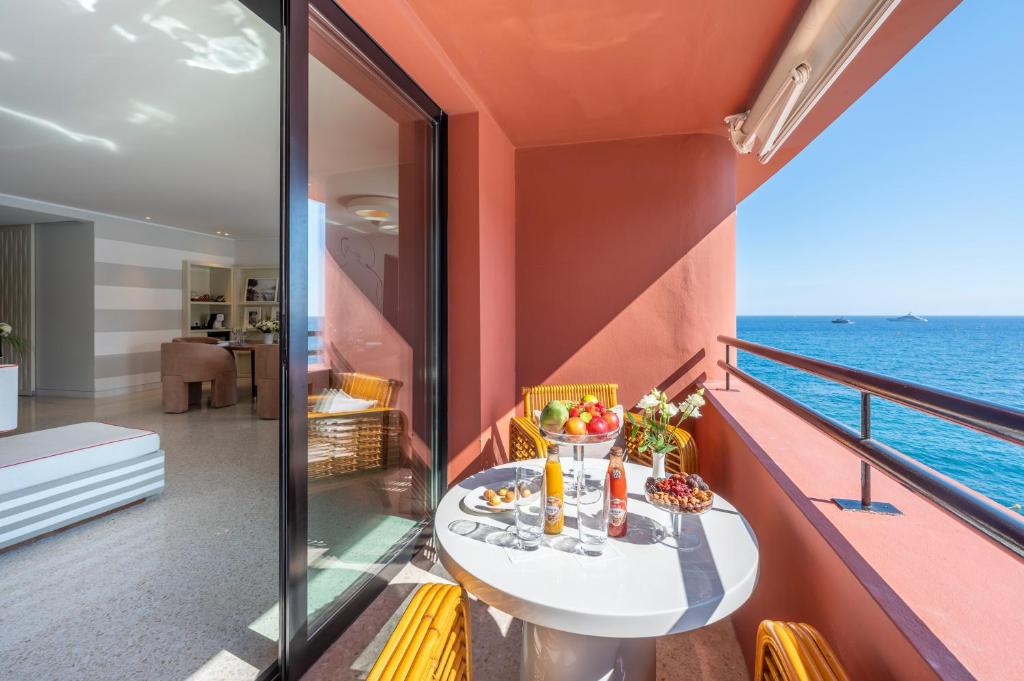 Nespecifikovaný výhled na moře nebo výhled na moře při pohledu z hotelu