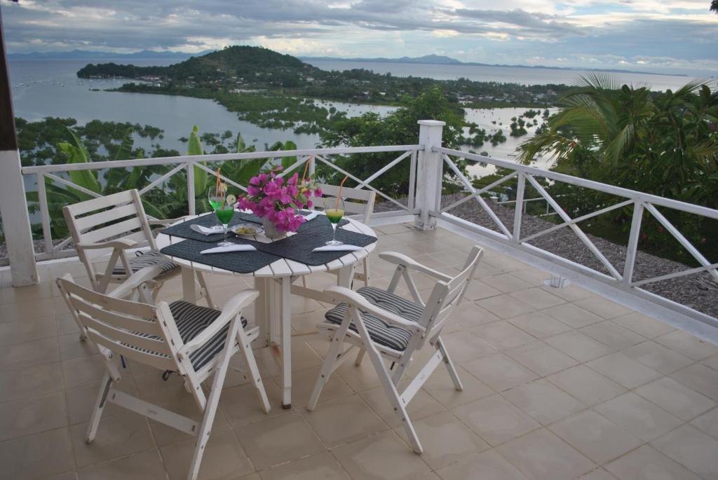 Balcony o terrace sa Villa Palissandre