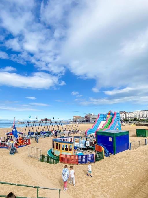 Fotografie z fotogalerie ubytování Victorian sea front apartment v destinaci Margate