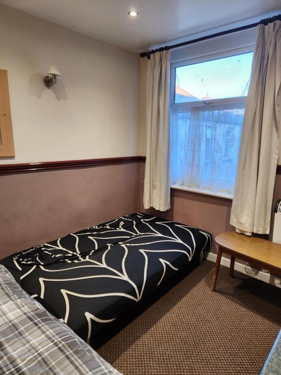 2nd Floor Apartment 7, Lynton Apartments, Blackpool (updated prices 2024)