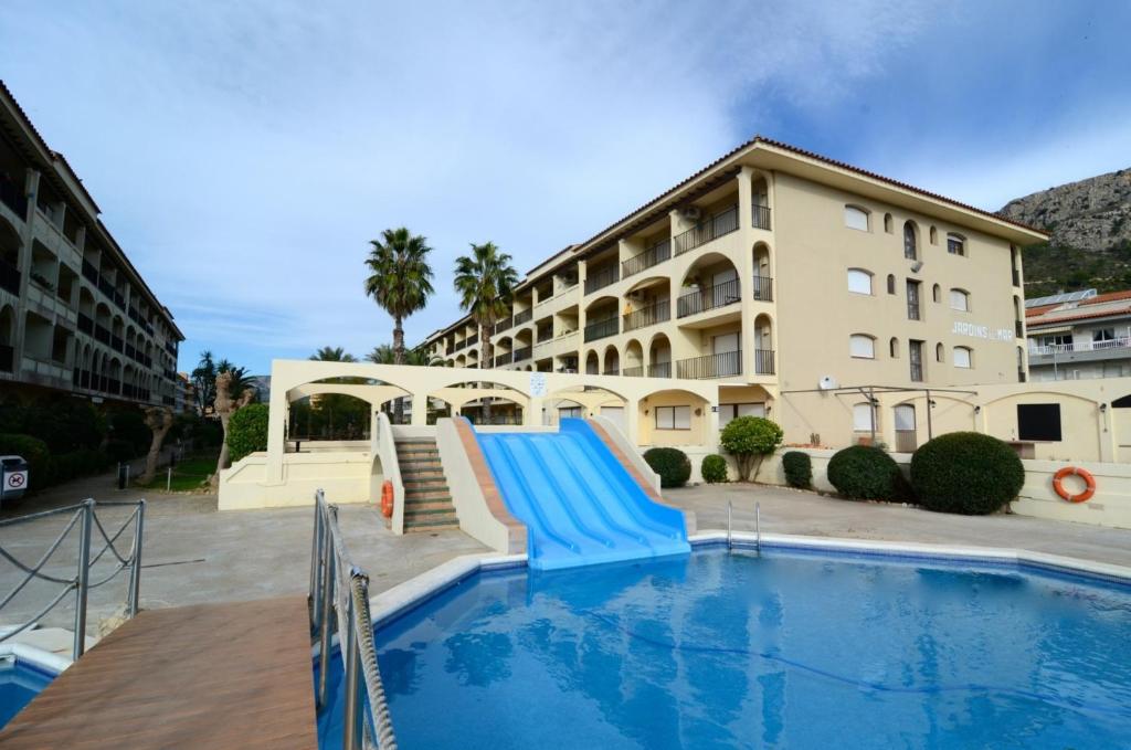 Bazén v ubytování JARDINS DEL MAR 56 nebo v jeho okolí