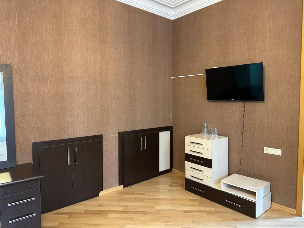 TV a/nebo společenská místnost v ubytování GARRIOTT TBILISI