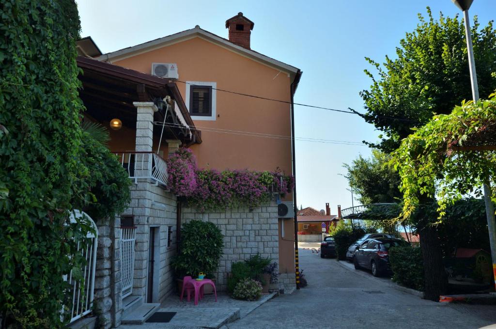 Apartments Lory