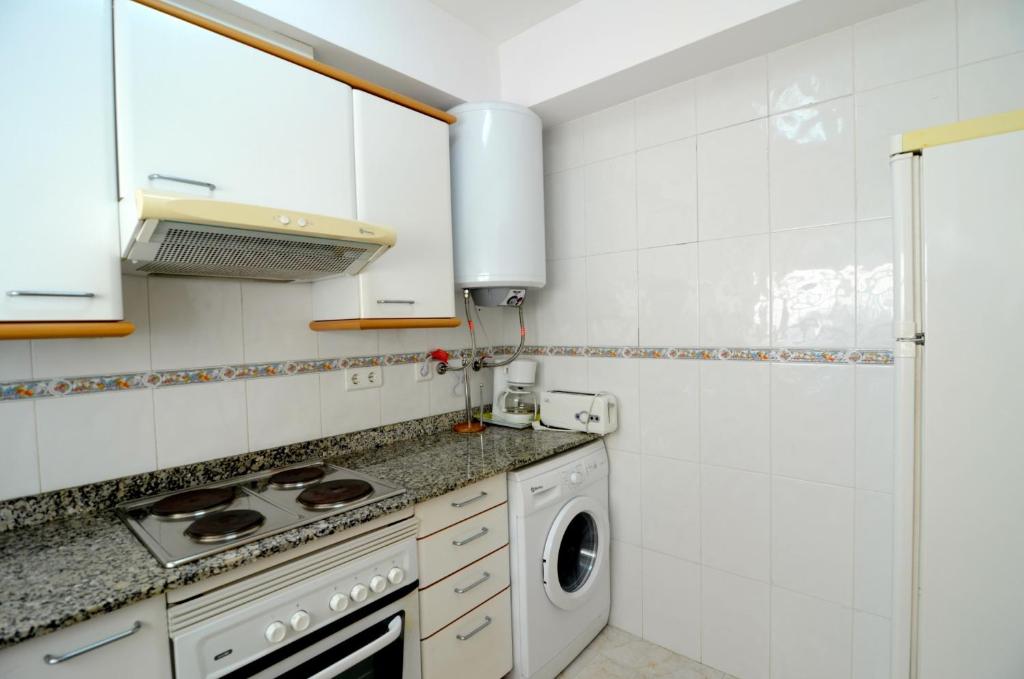 A kitchen or kitchenette at TARRACO 15 (BOLLERIA)