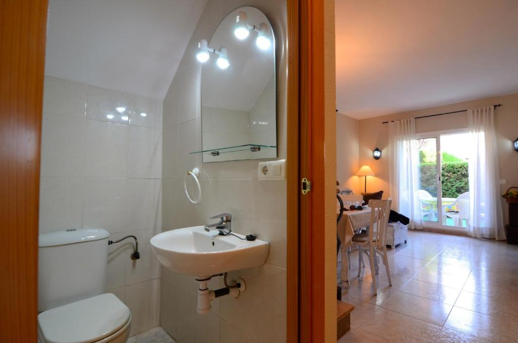 A bathroom at TARRACO 15 (BOLLERIA)