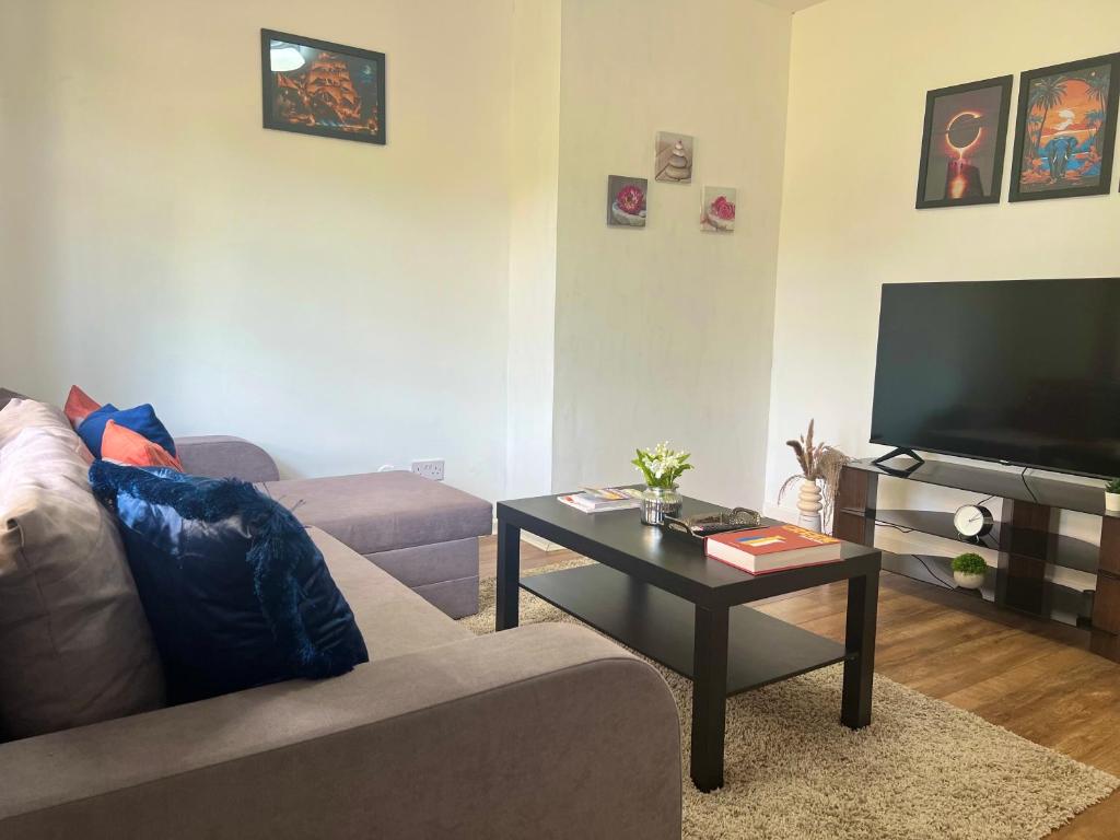 Μια τηλεόραση ή/και κέντρο ψυχαγωγίας στο The Ultimate Home Away from Home