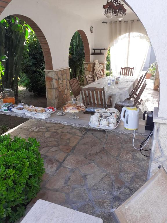 Патио или другая зона на открытом воздухе в Villa Lina Bed&Breakfast