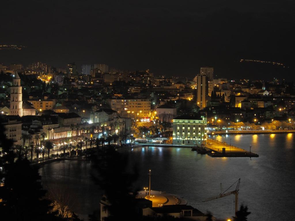 Výhľad na mesto Split alebo výhľad na mesto priamo z apartmánu