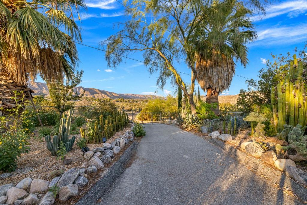 The Juniper House, Morongo Valley (updated prices 2024)