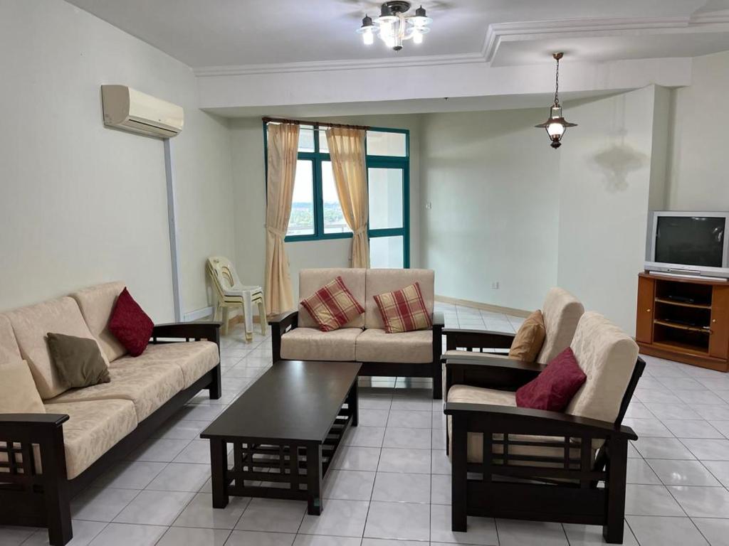 Miri City Centre Condo @ Imperial Mallにあるテレビまたはエンターテインメントセンター