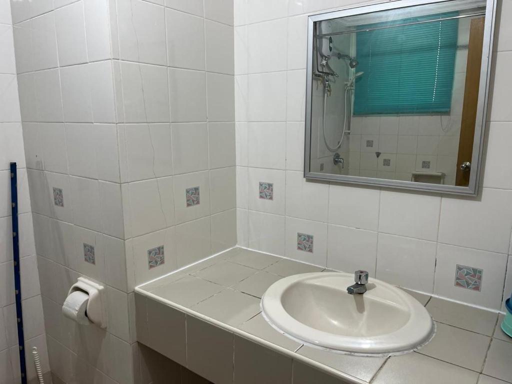 Miri City Centre Condo @ Imperial Mallにあるバスルーム