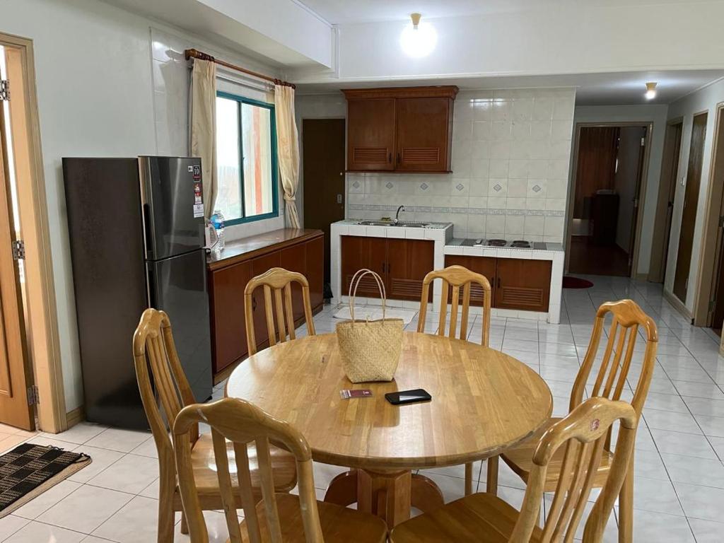 Miri City Centre Condo @ Imperial Mallにあるキッチンまたは簡易キッチン