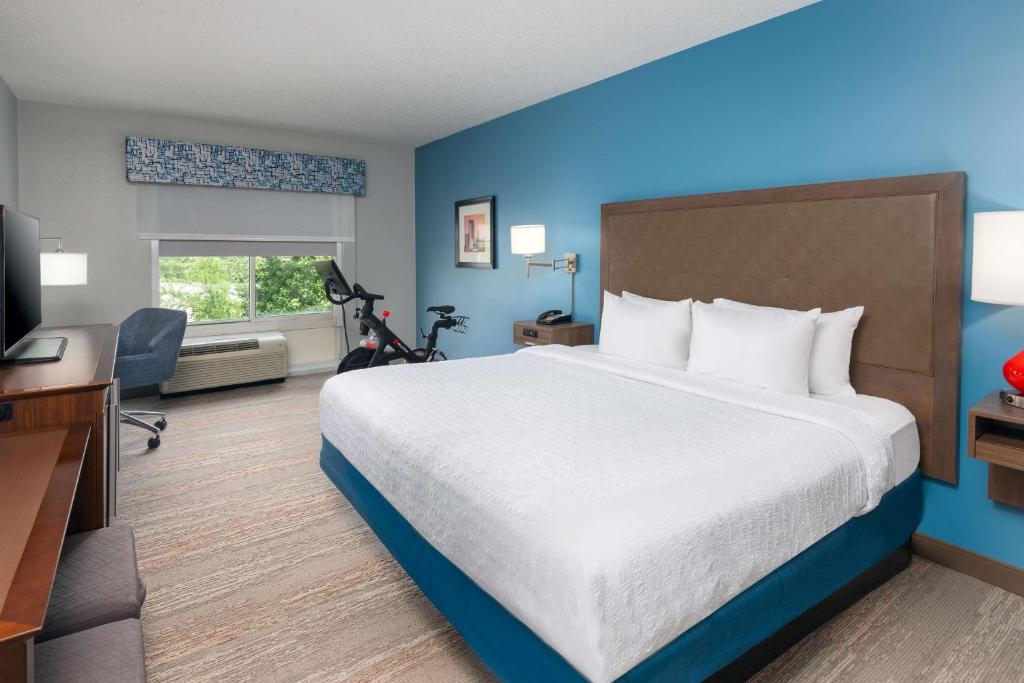Hampton Inn Charlotte Uptown - 