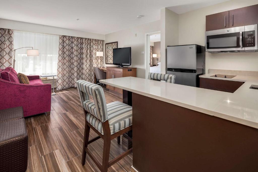 Hampton Inn & Suites Seattle North/Lynnwood - Suite King D'une Chambre - Non-fumeur