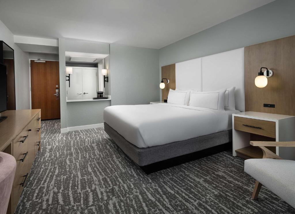 Hilton Myrtle Beach Resort - King Room With Ocean View - Hearing Accessible