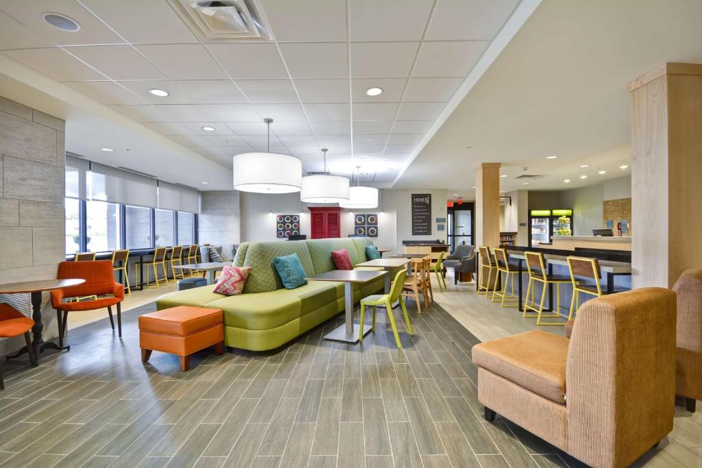 Posezení v ubytování Home2 Suites By Hilton Oswego