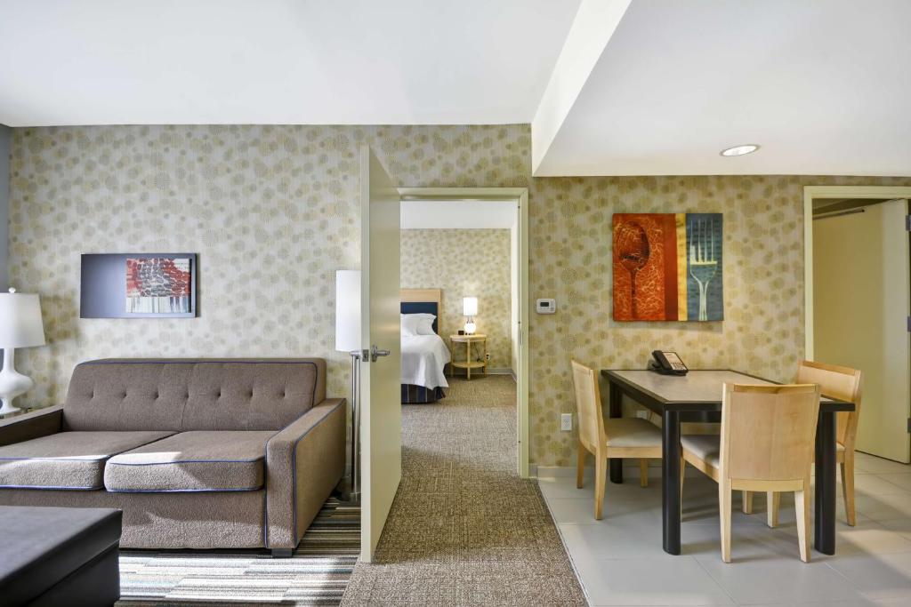 Posezení v ubytování Home2 Suites By Hilton Oswego