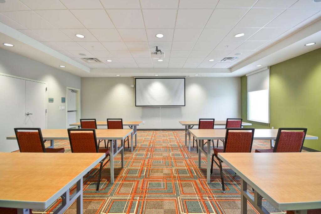 Konferenční prostory v ubytování Home2 Suites By Hilton Oswego