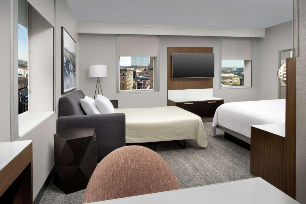 Embassy Suites By Hilton Knoxville Downtown - King Studio Suite