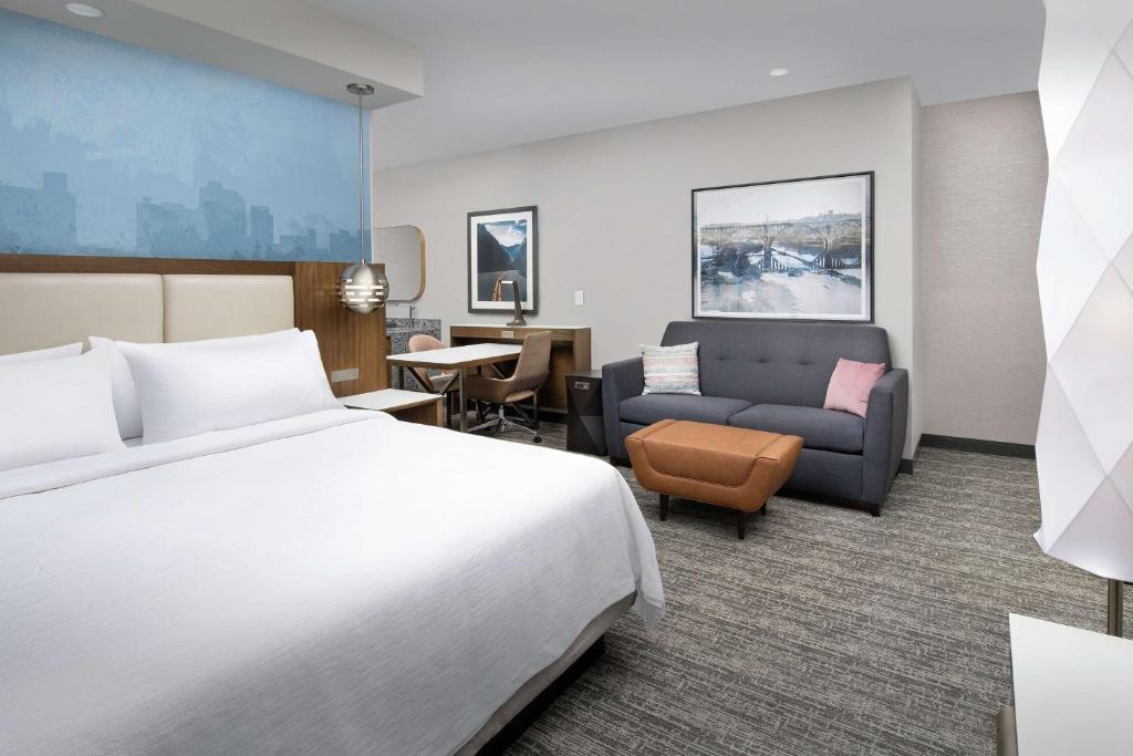 Embassy Suites By Hilton Knoxville Downtown - King Studio Con Bañera - Acceso A La Movilidad