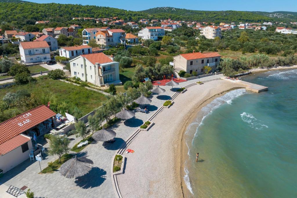 Zdjęcie z galerii obiektu Apartments by the sea Kraj, Pasman - 17783 w mieście Tkon
