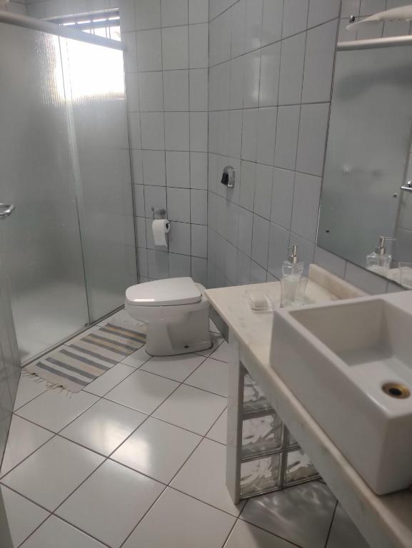 Koupelna v ubytování Casa 4 quartos com piscina