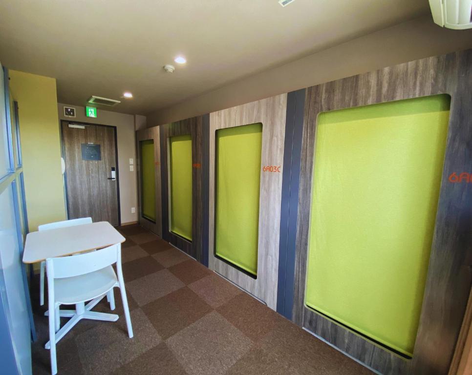 Beagle Tokyo Hostel＆Apartments - Lit Simple Dans La Salle De Dortoir Masculin