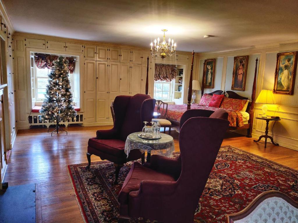 Montague Inn Bed & Breakfast photo