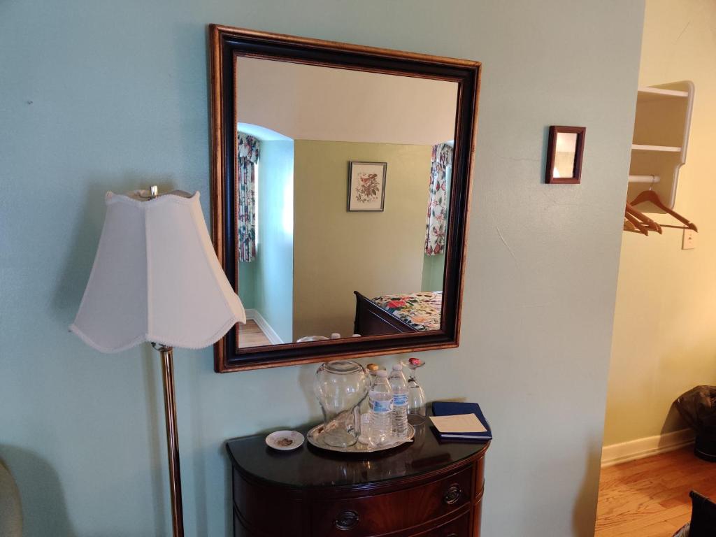 Montague Inn Bed & Breakfast photo
