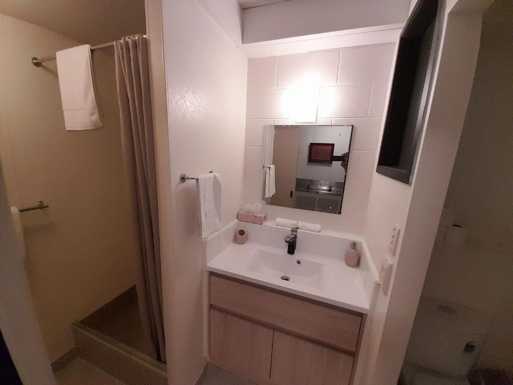 Waterfalls Estate - Motel & Campground - Resim 3