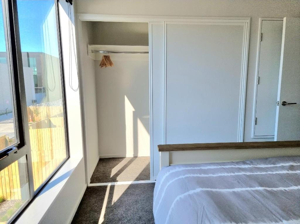 Addington townhouse with carpark 8mins walk to Hagley park south - Resim 9