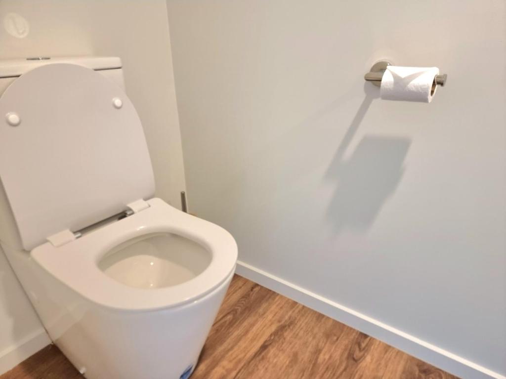 Addington townhouse with carpark 8mins walk to Hagley park south - Resim 19