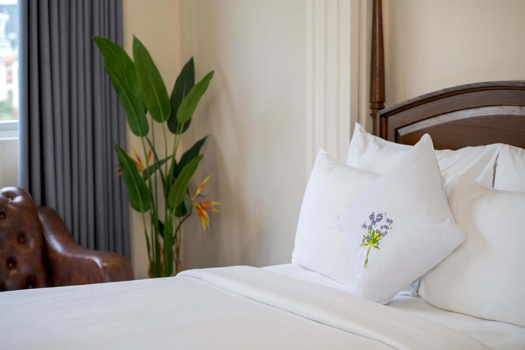 Elegant Suite with City View - Free One Time Happy Hour