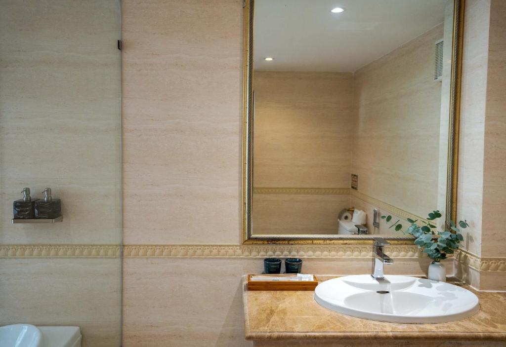 Elegant Suite with City View - Free One Time Happy Hour