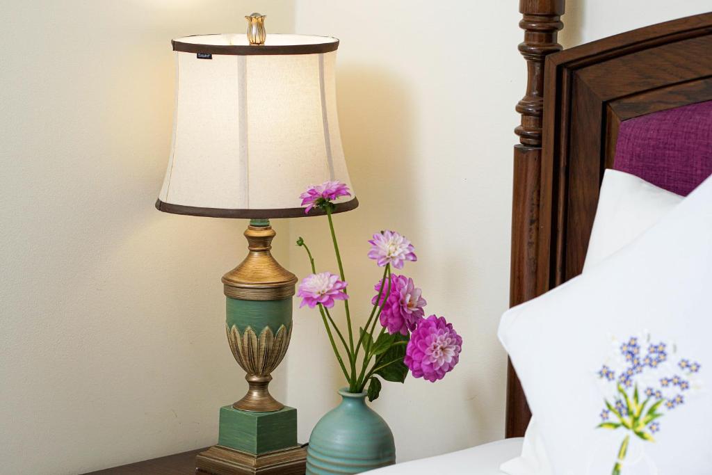 Superior Twin Bed Internal Window